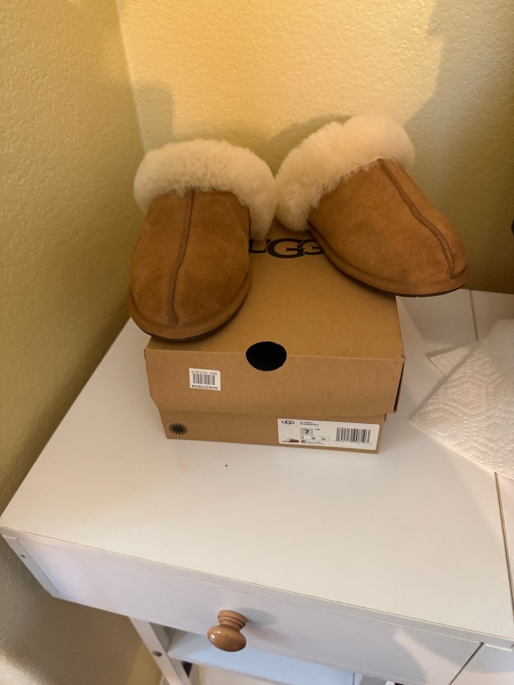 UGG Kids Chestnut Suede Sheepskin Clog Slippers with Cream Fur Trim